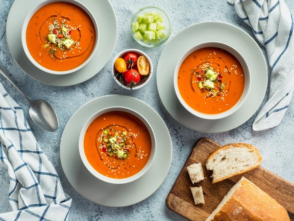 Quels sont les ingrédients pour une soupe de betteraves et chèvre frais ?